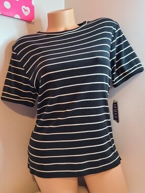 VTG Erika & Co Classic Black & White Striped Casual Crewneck Tee Size Sm